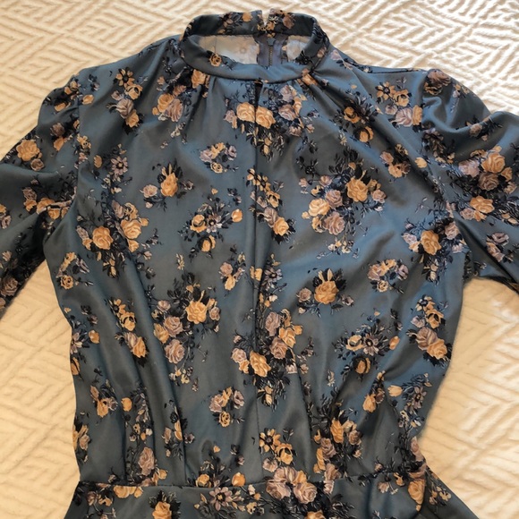 Vintage Floral Dress - Picture 4 of 15